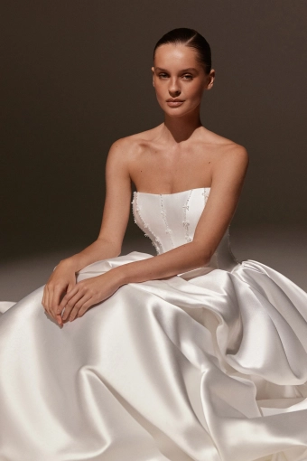 Elly Bride Tara #4 frontface vertical cropped thumbnail