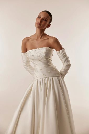 Elly Bride Vina #3 frontface vertical cropped thumbnail