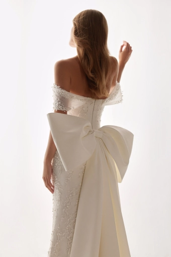 Elly Bride Marielle #4 backface vertical cropped thumbnail