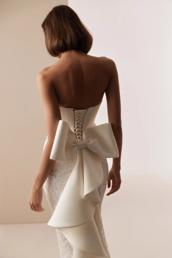 Elly Bride Tamara #6 backface vertical cropped thumbnail
