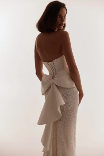Elly Bride Tamara #4 backface vertical cropped thumbnail