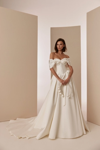 Elly Bride Florina #1 frontface vertical thumbnail