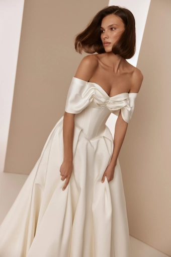 Elly Bride Florina #3 frontface vertical cropped thumbnail