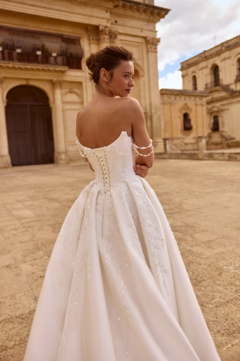 Elly Bride Cristina #4 backface vertical cropped thumbnail