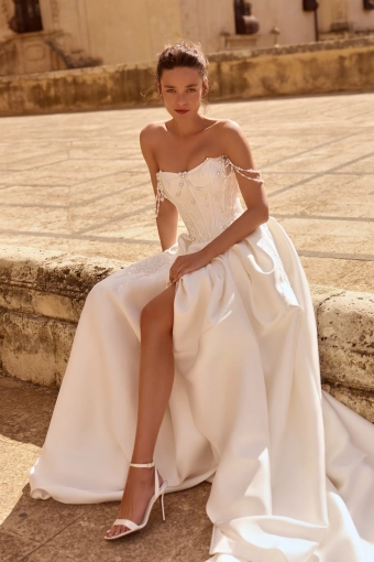 Elly Bride Cristina #1 frontface vertical thumbnail