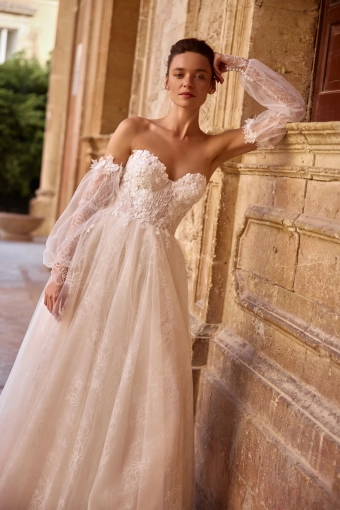 Elly Bride Livia #1 frontface vertical thumbnail