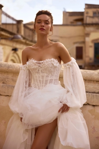 Elly Bride Valentina #4 frontface vertical cropped thumbnail