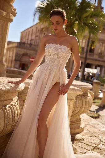 Elly Bride Ginevra #4 frontface vertical cropped thumbnail