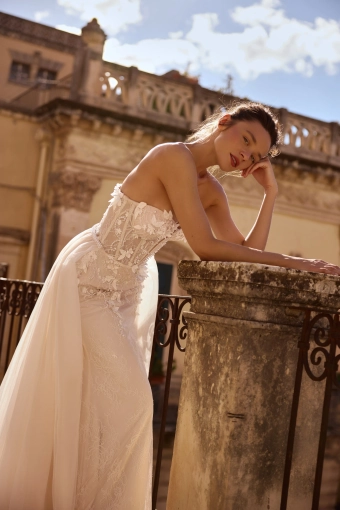 Elly Bride Luminara #4 frontface vertical cropped thumbnail