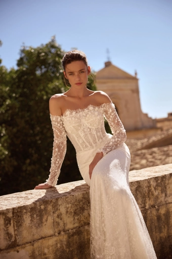 Elly Bride Carmela #5 frontface vertical cropped thumbnail