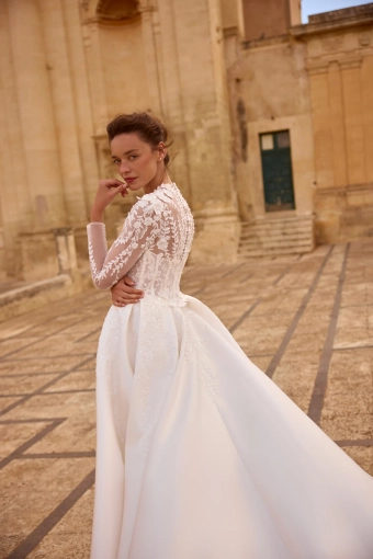Elly Bride Valerina #5 backface vertical cropped thumbnail