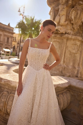 Elly Bride Fortuna #2 frontface vertical cropped thumbnail