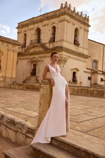 Elly Bride Karlotta #1 frontface vertical thumbnail