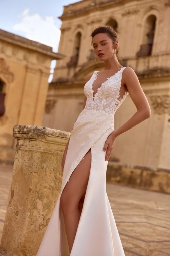 Elly Bride Karlotta #3 frontface vertical cropped thumbnail