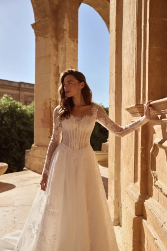 Elly Bride Raffaella #3 frontface vertical cropped thumbnail