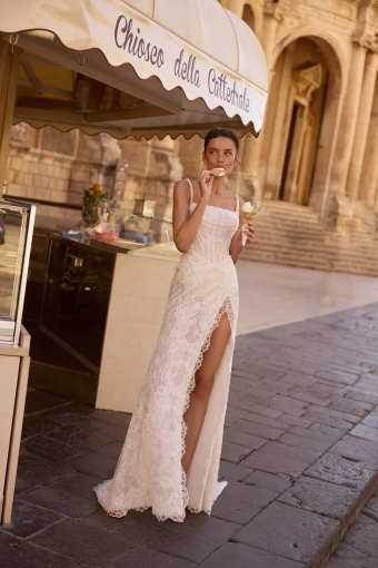 Elly Bride Assunta #1 frontface vertical thumbnail