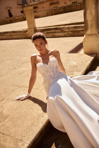 Elly Bride Asia #3 frontface vertical cropped thumbnail