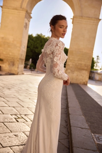 Elly Bride Viva #5 backface vertical cropped thumbnail