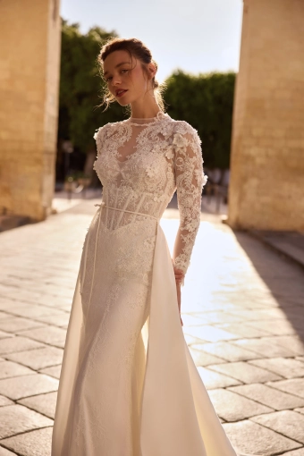 Elly Bride Viva #4 frontface vertical cropped thumbnail