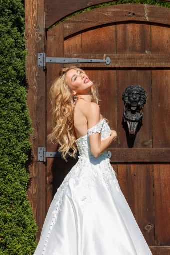 Adornato Couture Rein #3 vertical cropped thumbnail