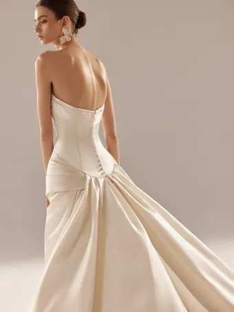 Hikaru Bridal Style #Oriane #5 backface vertical cropped thumbnail