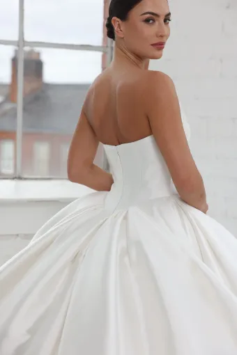 Teresa Atelier Style CT26SS12 #3 backface vertical cropped thumbnail