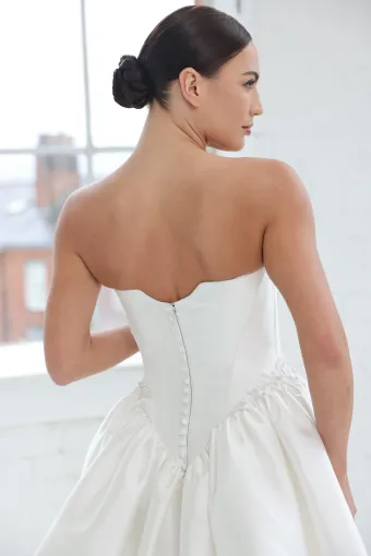 Teresa Atelier Style WP62SS69 #2 default backface vertical cropped thumbnail