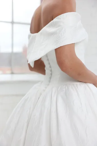 Teresa Atelier Style WP62SS71 #2 backface vertical cropped thumbnail