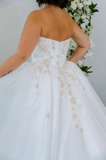 Rose + Grace Style Belva #3 backface vertical cropped thumbnail