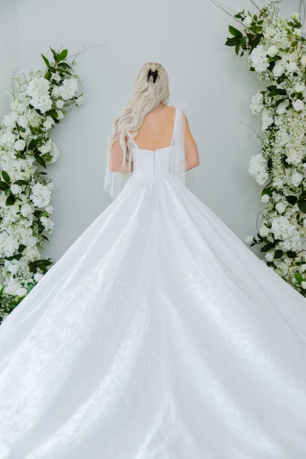 Rose + Grace Style Berwyn #10 backface vertical cropped thumbnail