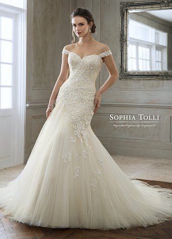 Sophia Tolli Y11884
