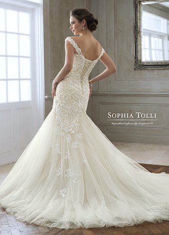 Sophia Tolli Y11884
