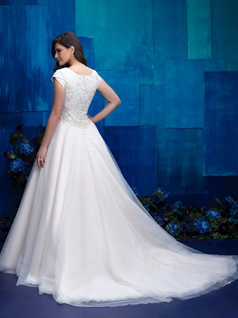 Allure M572