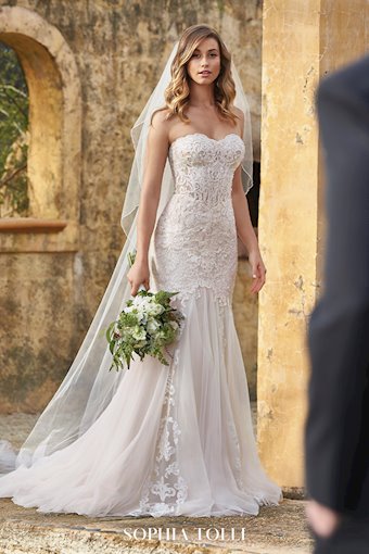 Sophia Tolli Indira