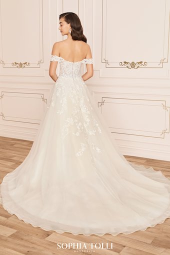 Sophia Tolli Serina