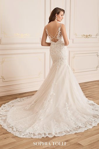 Sophia Tolli Carmen