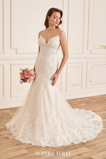 Sophia Tolli Carmen
