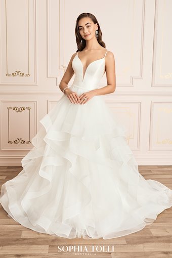 Sophia Tolli Caterina