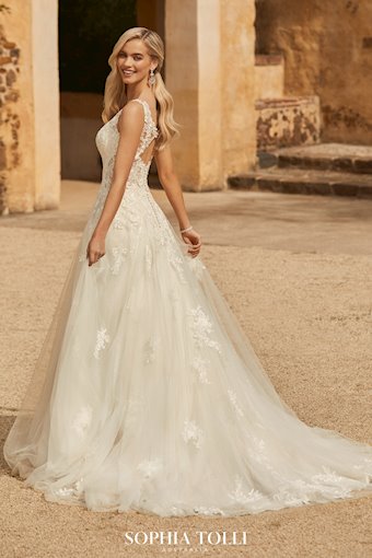 Sophia Tolli Chiara