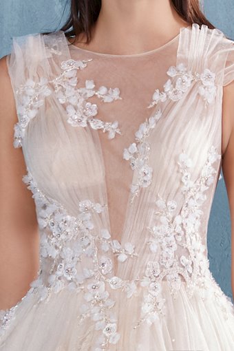 Andrea & Leo Couture A0731