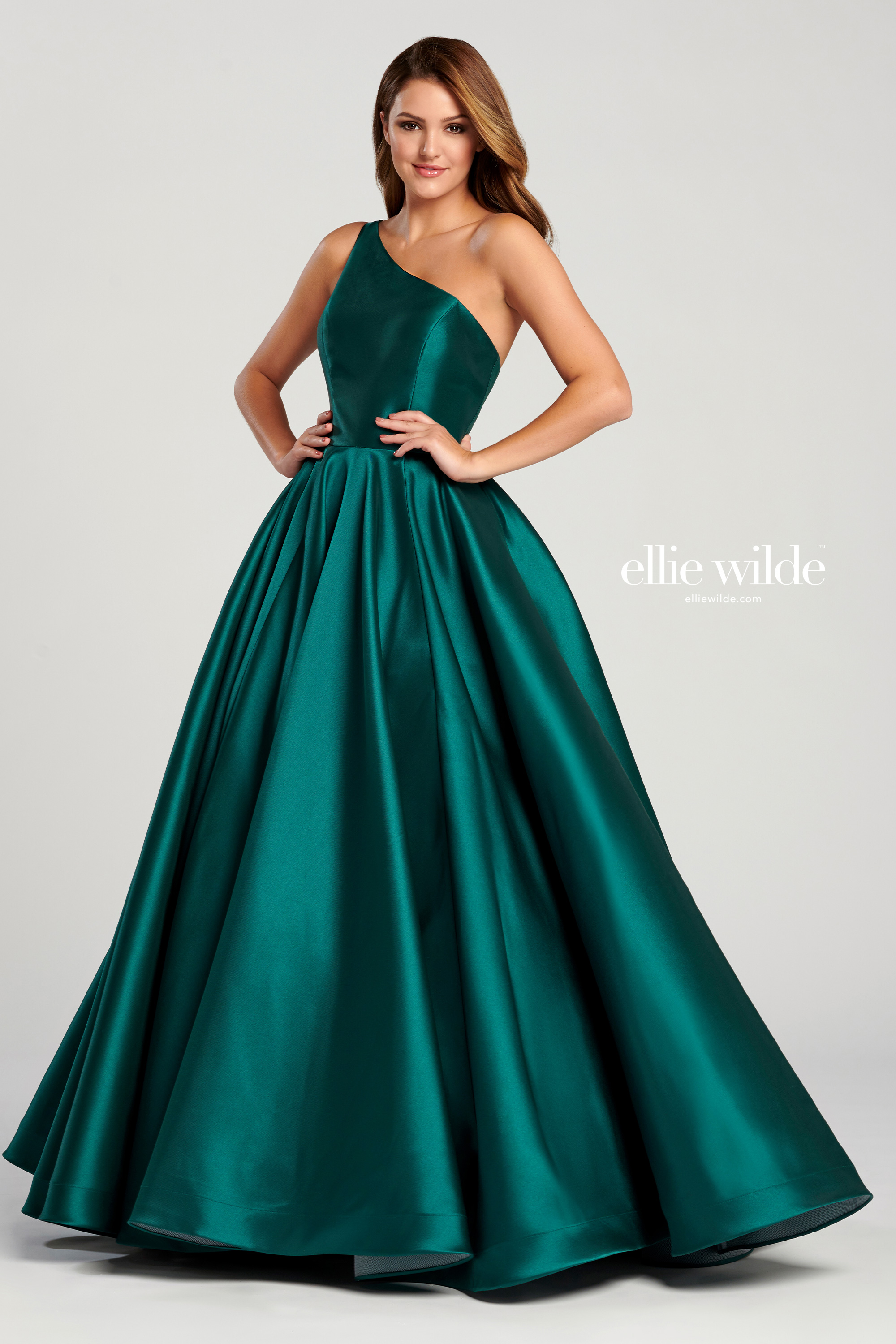 Ellie Wilde Prom Dresses in 