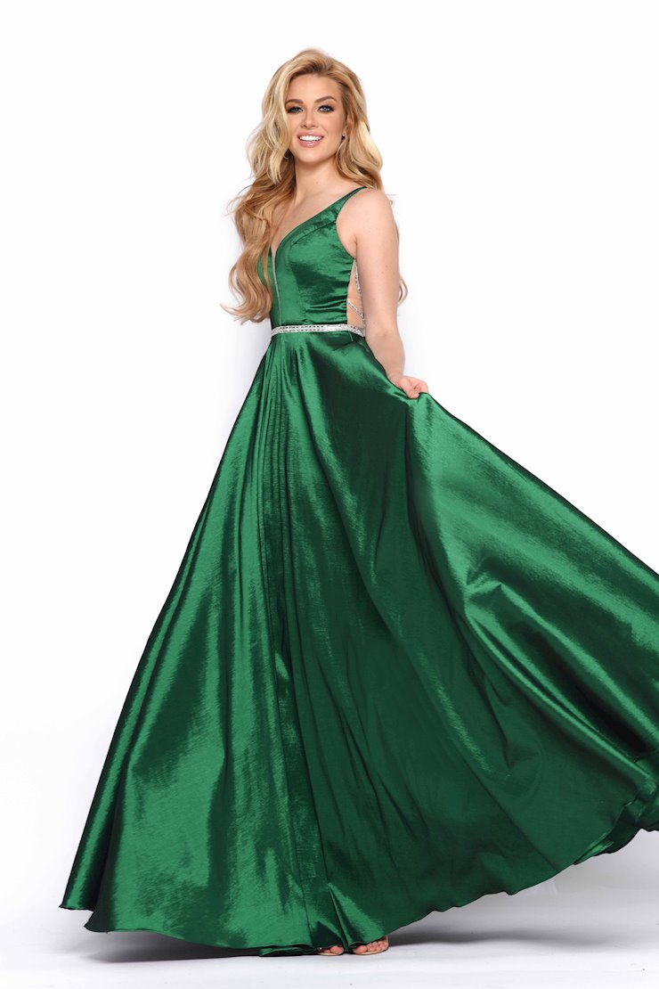 Jasz Couture Style #7070 Image