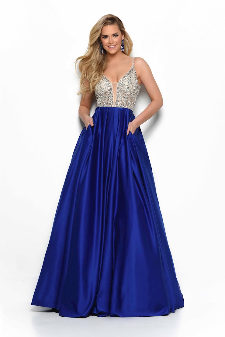Jasz Couture Style #7101 Image