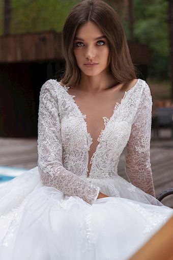 Oliver Martino Milla #0 default frontface backface vertical thumbnail