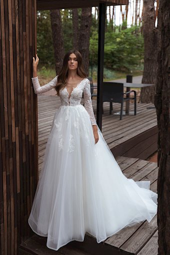 Oliver Martino Milla #3 vertical thumbnail