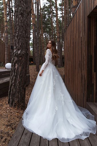 Oliver Martino Milla #2 vertical thumbnail