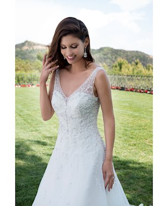 Venus Bridal VE8725