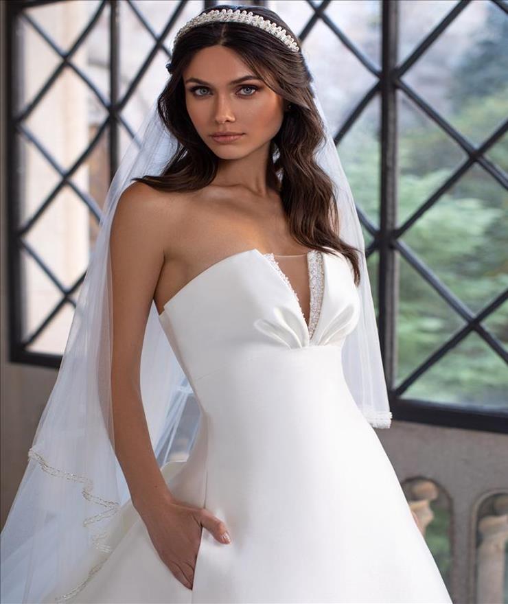 Pronovias Emerson
