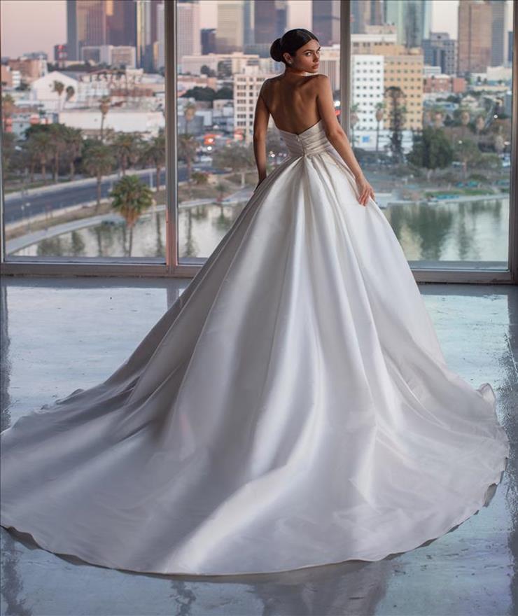 PRONOVIAS Orsola 7号ドレス ALUREA | Princess Wedding Dress with Round Neckline