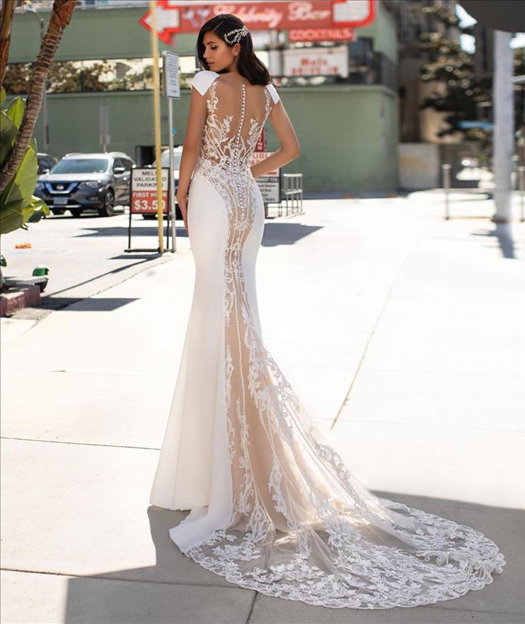 Pronovias Peters